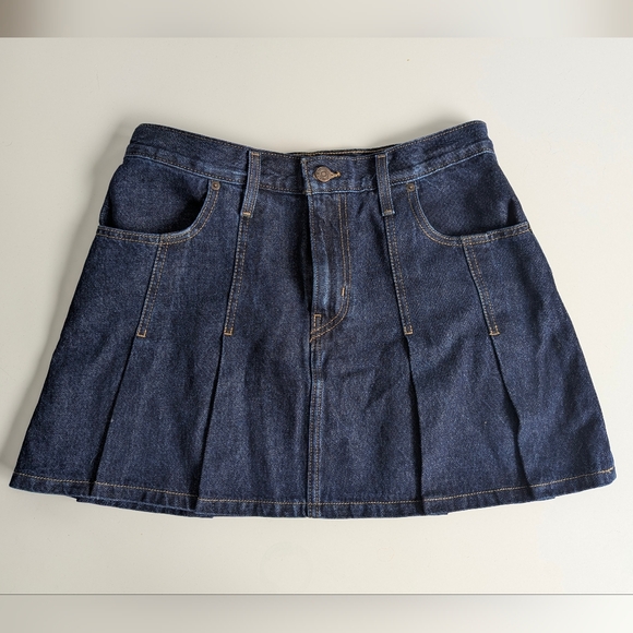 Levi's Dresses & Skirts - Levi's Pleated Denim Skirt